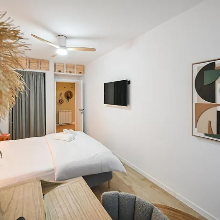 Sun & Fun Infinity Pool Apartament *