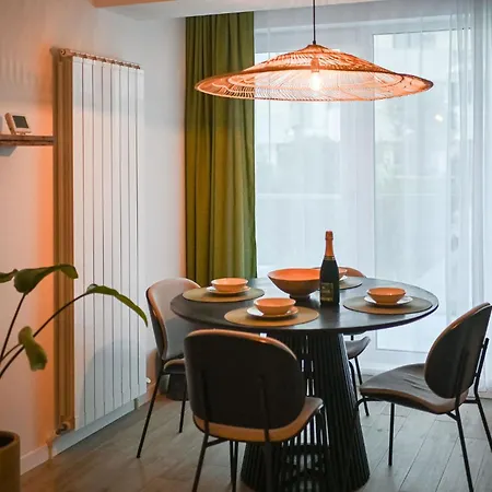 Sun & Fun Infinity Pool * Mamaia