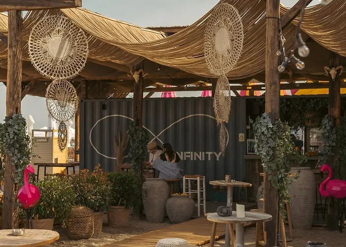 Sun & Fun Infinity Pool