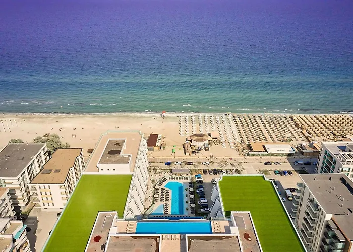 Sun & Fun Infinity Pool مامايا