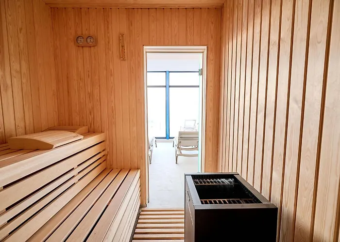 Sun & Fun Infinity Pool